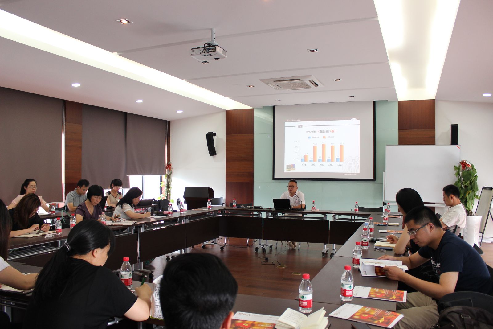 进击的巨人中学校_巨人学校收入(3)